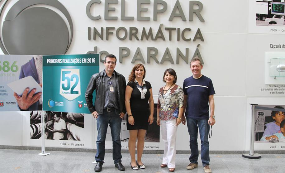 Sistema de distribuição de aulas informatizada é desenvolvido pela Celepar Thales Queiroz, Jucélia Machado, Marcia Sens e Marcio Skraba