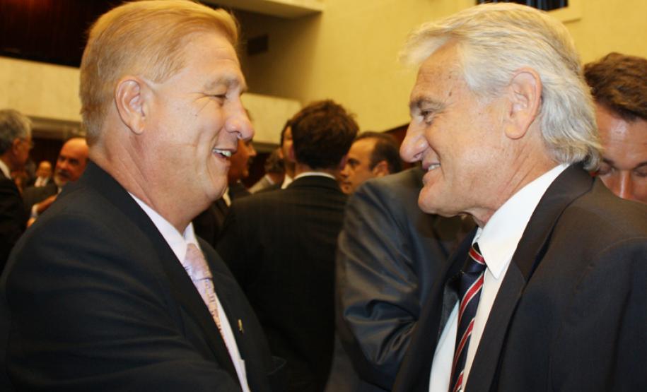 Na Assembleia, Richa apresenta diagnóstico e ações para 2012 x