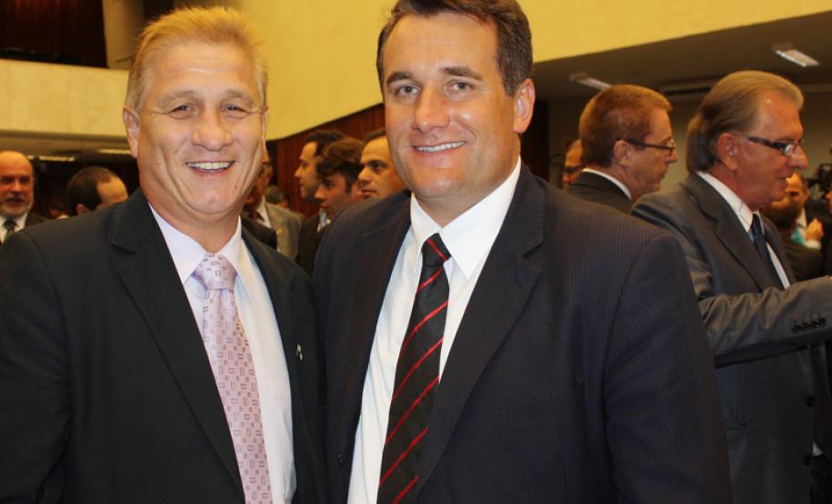 Na Assembleia, Richa apresenta diagnóstico e ações para 2012 x