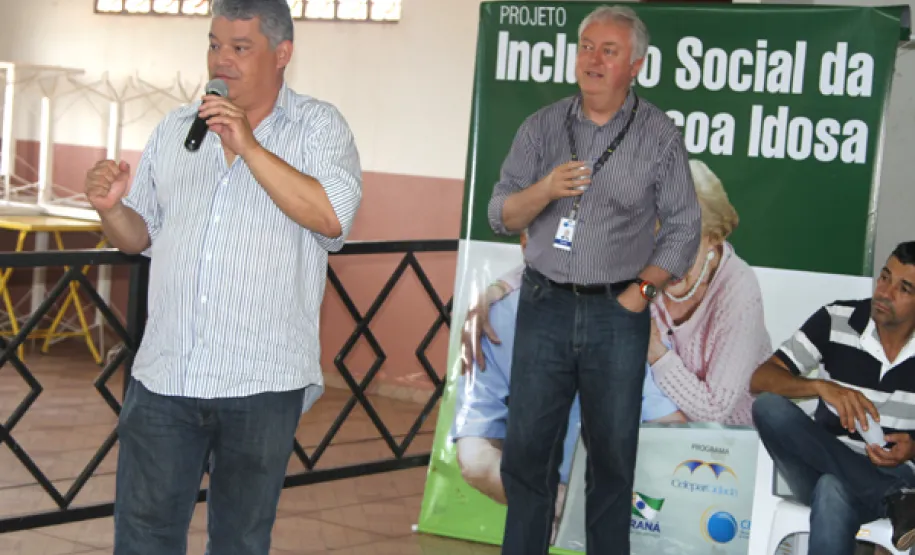 Idosos de Centenário do Sul participam do curso de acesso à internet e redes sociais