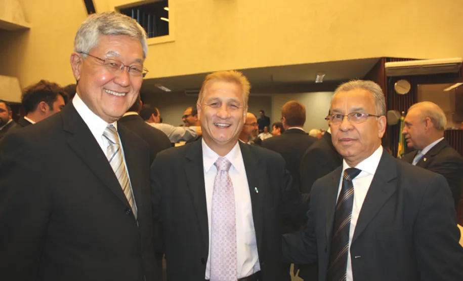 Na Assembleia, Richa apresenta diagnóstico e ações para 2012 x