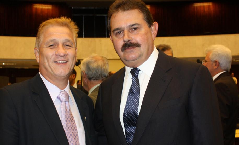 Na Assembleia, Richa apresenta diagnóstico e ações para 2012 x