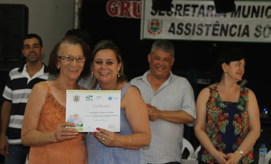 Idosos de Centenário do Sul participam do curso de acesso à internet e redes sociais