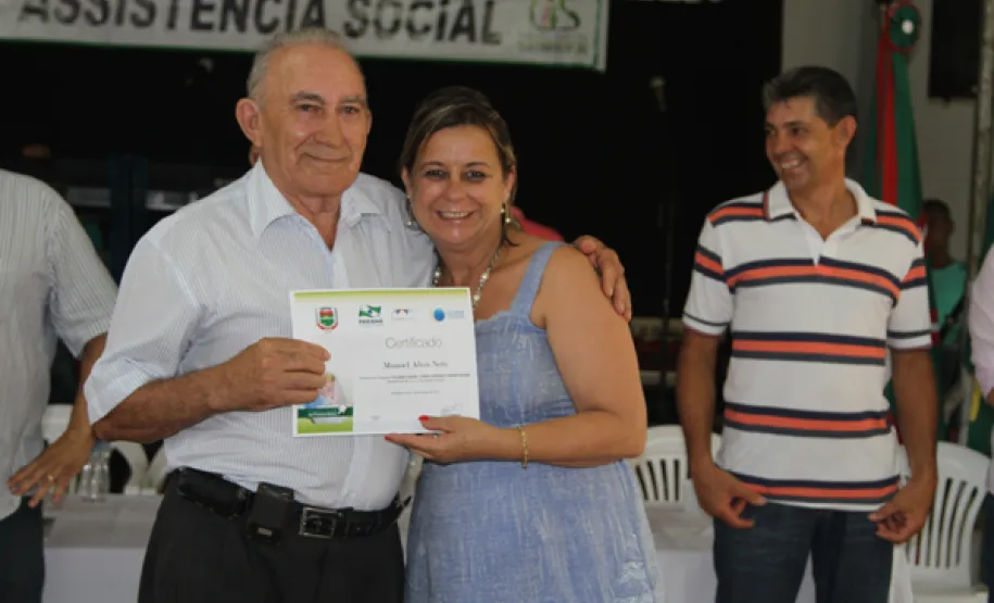 Idosos de Centenário do Sul participam do curso de acesso à internet e redes sociais