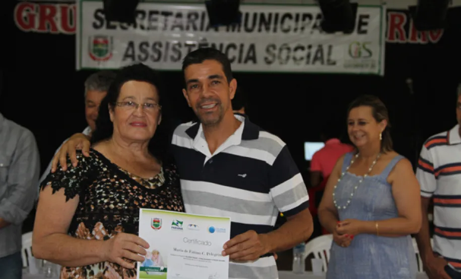 Idosos de Centenário do Sul participam do curso de acesso à internet e redes sociais