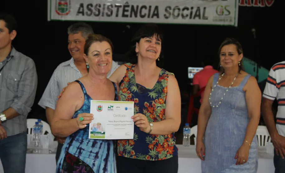 Idosos de Centenário do Sul participam do curso de acesso à internet e redes sociais
