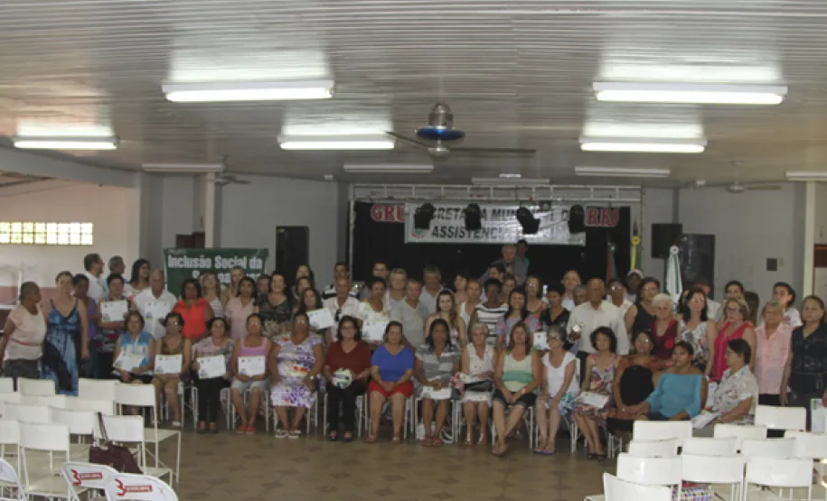 Idosos de Centenário do Sul participaram do curso de acesso à internet e redes sociais