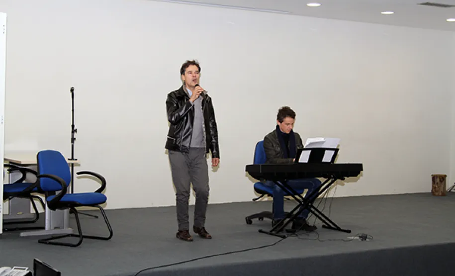 Música italiana encanta celeparianos com fragmento do espetáculo "Ciao Amore Ciao"
