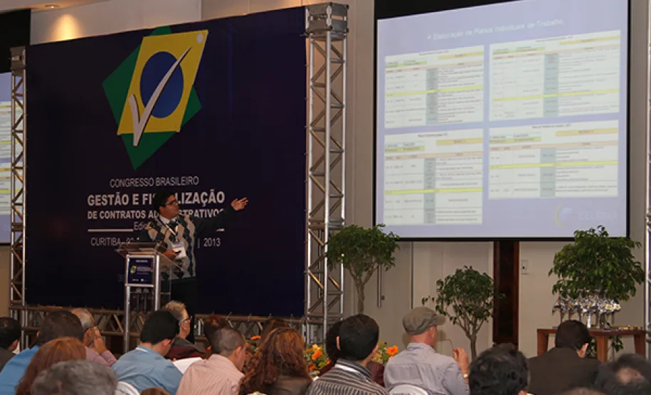 Celepar recebe Prêmio de Melhores Práticas em Gestão e Fiscalização de Contratos Vinicius Moura apresenta o case premiado