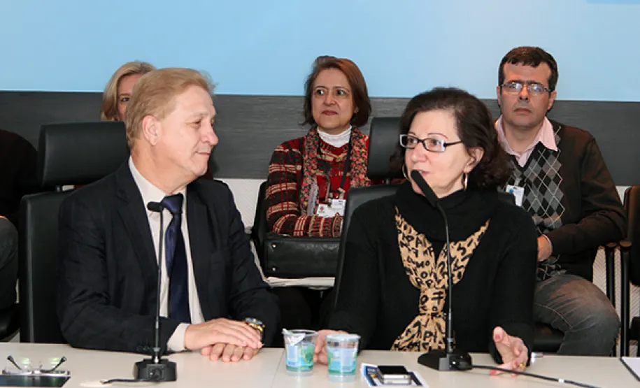 O presidente da Celepar, Jacson Carvalho Leite e a secretária da Educação, Ana Seres, durante reunião no CIIE para tratar do uso de soluções de tecnologia da informação e comunicação na gestão educacional