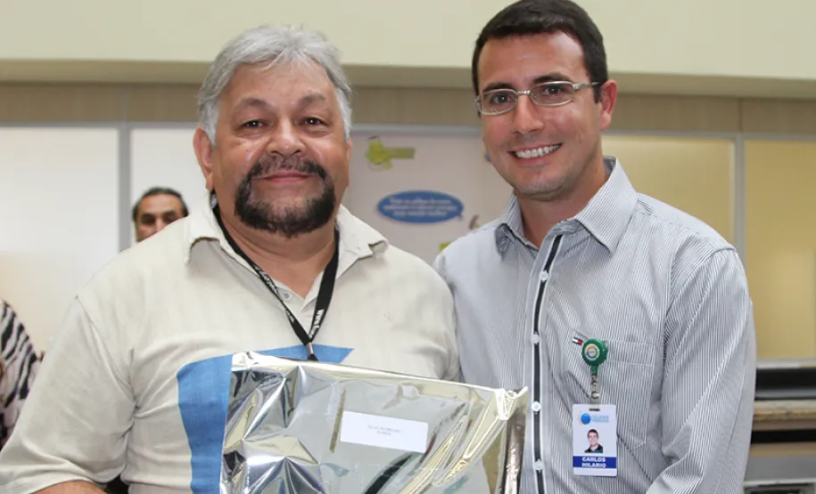 Celso Rodrigues homenageado pelos seus 35 anos de serviços prestados na Celepar.