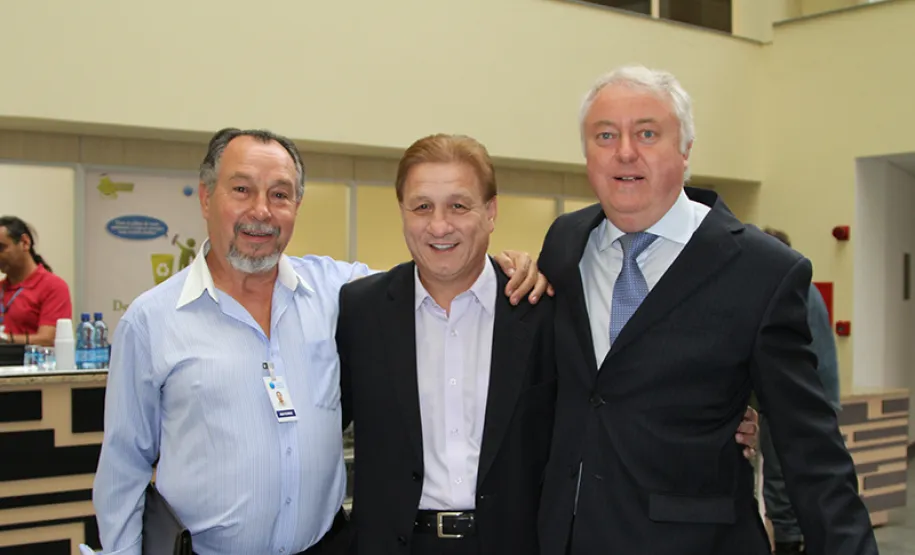 Antonio Carlos Schimaleski, o Presidente Jacson Carvalho Leite e Eloir José Sbalqueiro.