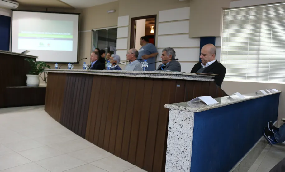 Empregados da Celepar discutem sobre a importância no uso de tecnologia durante evento em Guaratuba
