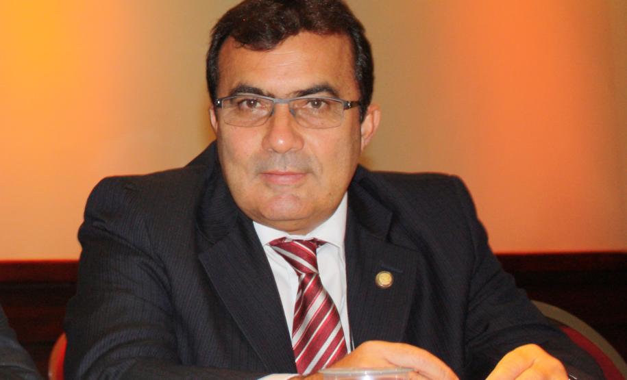 Participante da 117ª Reunião Ordinária do Conselho das Associadas da Associação Brasileira de Entidades Estaduais de Tecnologia da Informação e Comunicação (Abep) em Curitiba/PR, nos dias 09 e 10 de fevereiro de 2012