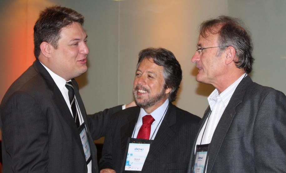 Participantes da 117ª Reunião Ordinária do Conselho das Associadas da Associação Brasileira de Entidades Estaduais de Tecnologia da Informação e Comunicação (Abep) em Curitiba/PR, nos dias 09 e 10 de fevereiro de 2012