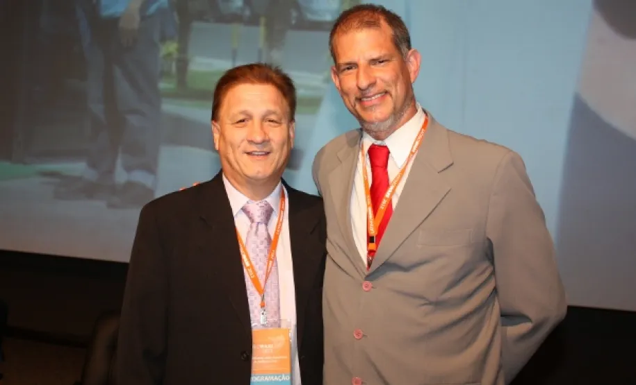 Latinoware 2012 Jacson Leite e Corinto Meffe diretor de integração de sistemas de informação na Secretaria de Logística e Tecnologia da Informação do Ministério do Planejamento.