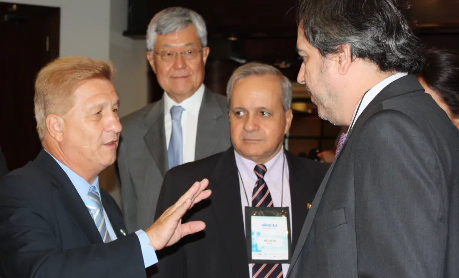 Evento nacional de informática pública discute modernização do Estado em Curitiba A partir da esq