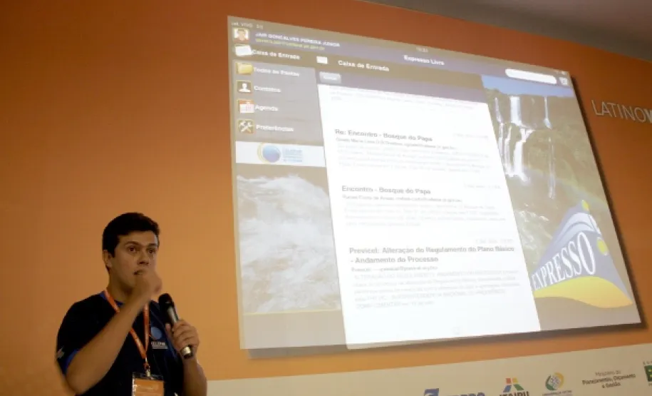 Quatro palestras e um minicurso encerram a participação da Celepar na IX Conferência Latino-Americana de Software Livre Jair Gonçalves Pereira Júnior abordou Expresso para iOS (iPhone e iPad)