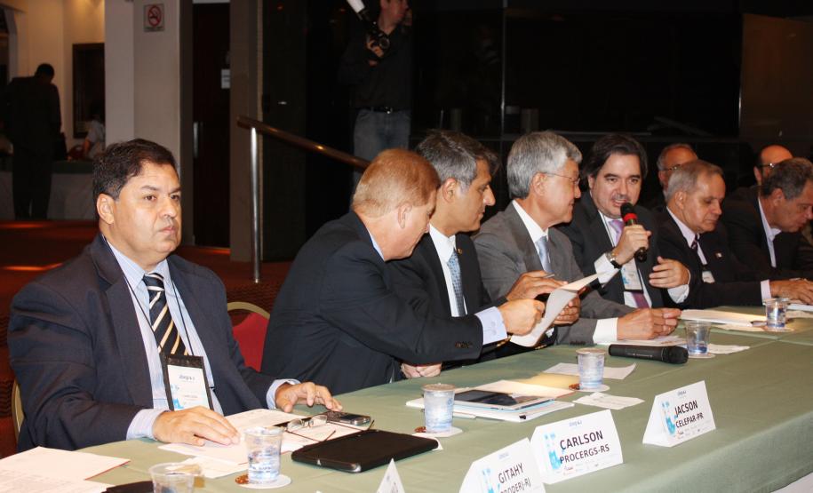 O presidente do Conselho de Associadas, Joaquim José Fernandes da Costa Junior, no seu discurso na abertura da 117ª Reunião Ordinária do Conselho das Associadas da Associação Brasileira de Entidades Estaduais de Tecnologia da Informação e Comunicação (Abep) em Curitiba/PR, nos dias 09 e 10 de fevereiro de 2012