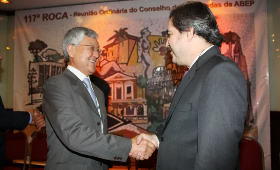 Evento nacional de informática pública discute modernização do Estado em Curitiba A esq. Cassio Taniguchi e Joaquim José Fernandes da Costa Junior