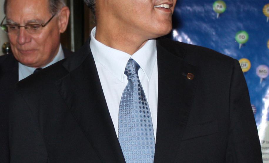 O secretário de Infraestrutura e Logística, José Richa Filho e o diretor administrativo-financeiro da Companhia de Informática do Paraná/Celepar, Lucio Alberto Hansel