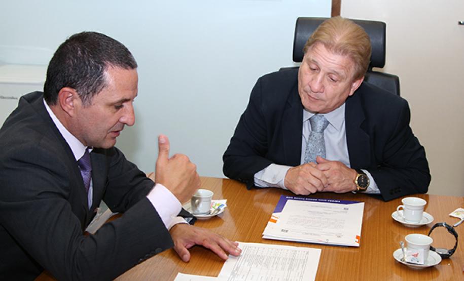 Defesa Civil e Celepar trabalham na evolução de sistemas para gestão de desastres no Estado Reunião na Celepar trata da evolução dos sistemas de Defesa Civil