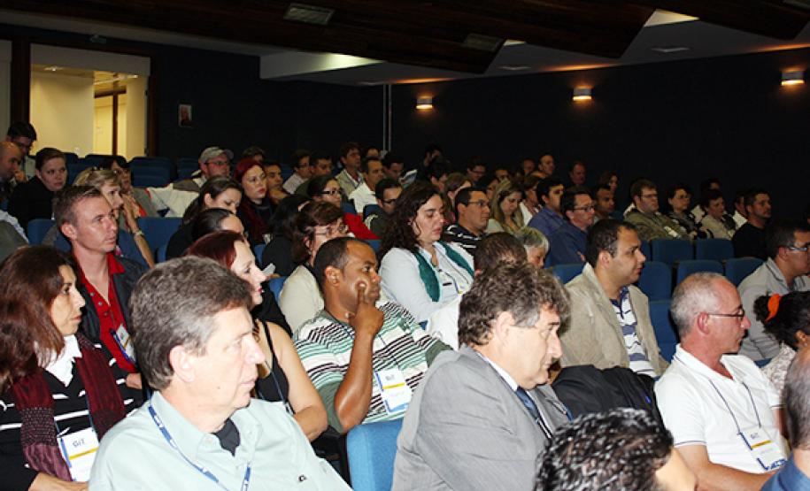 Os participantes lotaram o auditório da Celepar