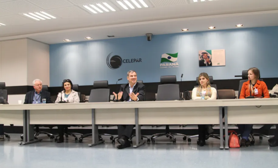 Universitários de Laranjeiras do Sul visitam a Celepar