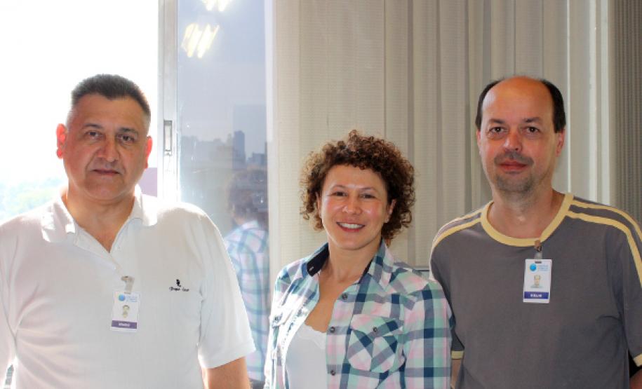 Reconhecimento e surpresa marcam o Dia da Secretária na Celepar A secretária Claudette Moras, do Cosit