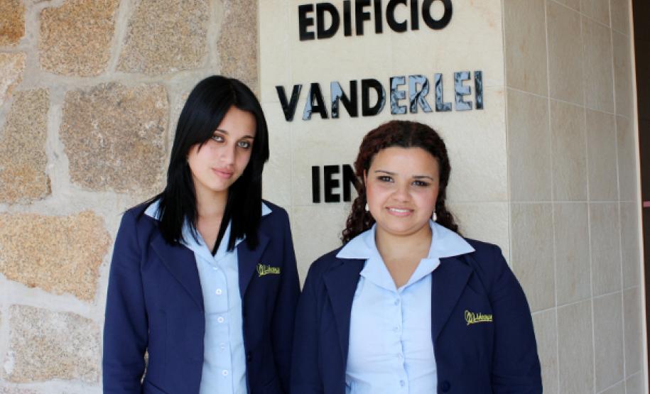 Reconhecimento e surpresa marcam o Dia da Secretária na Celepar Andressa Bueno e Ana Paula Vieira