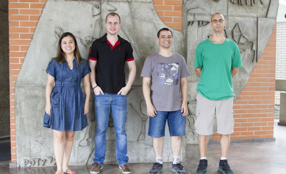 Celepar desenvolve sistema para controle de inadimplências à administração pública Joseane Cristine Mota, Arthur Jose Germano, Daniel Elias de Liz e Cassyus Pereira Lobo