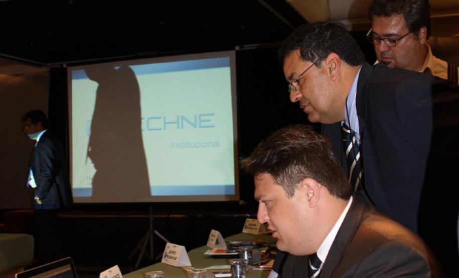 Participantes da 117ª Reunião Ordinária do Conselho das Associadas da Associação Brasileira de Entidades Estaduais de Tecnologia da Informação e Comunicação (Abep) em Curitiba/PR, nos dias 09 e 10 de fevereiro de 2012