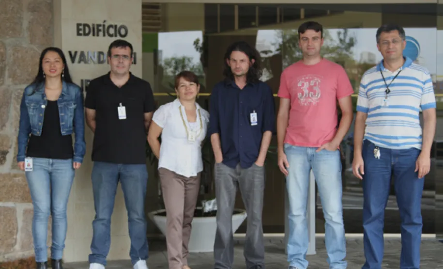 Equipe da COSIN - A6 Equipe responsável pelo desenvolvimento do sistema de merenda escolar: Joice Takaki, Thales Ramos de Queiroz
Marcia Yurimi Ono Sens, Reginaldo de Oliveira, Murilo Polli e
Alexandre de Paula Baptista