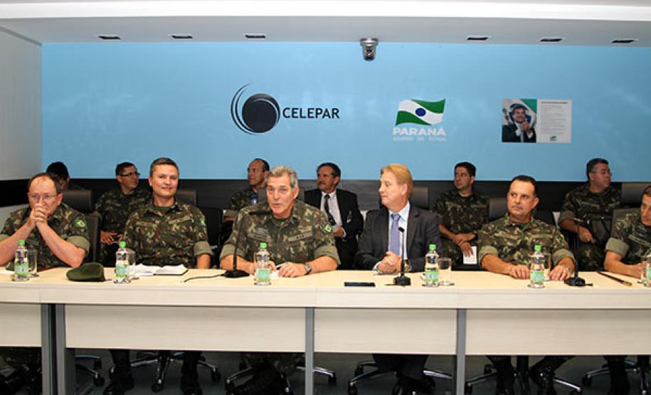 Reunião no Centro Integrado de Informações Estratégicas (CIIE)