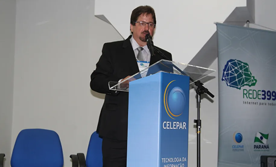 Governo e prefeitos assinam protocolo para implantar o Rede399