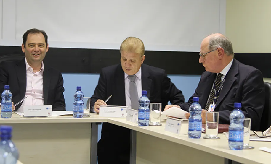 Reunião Conselho Celepar Secretário Edson Casagrande assume a presidência do Conselho de Administração da Celepar
