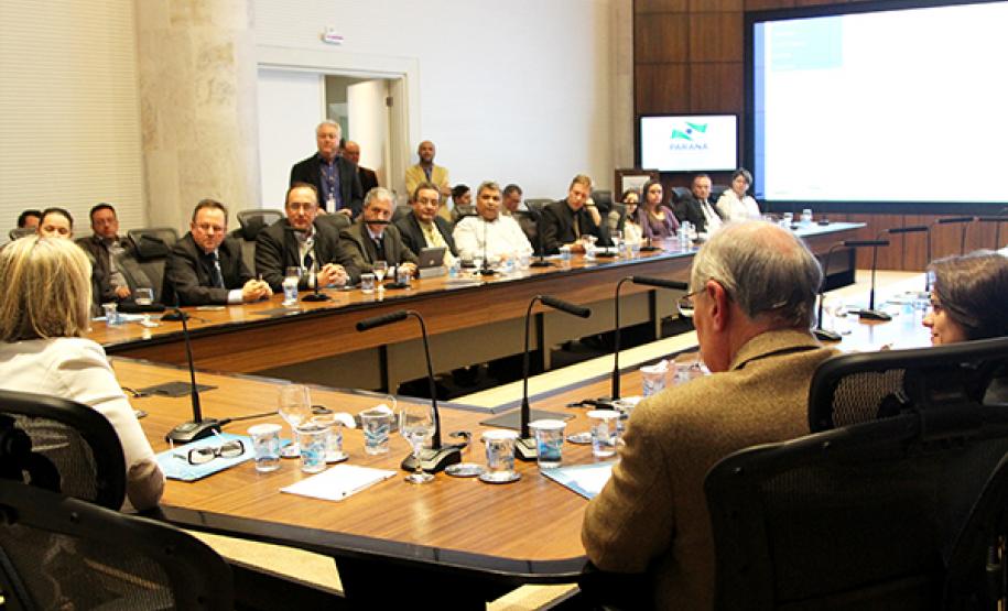 Data Center da Celepar tem novo robô de backup e subsistema de virtualização para ambiente mainframe Equipes da COPIS e COTES