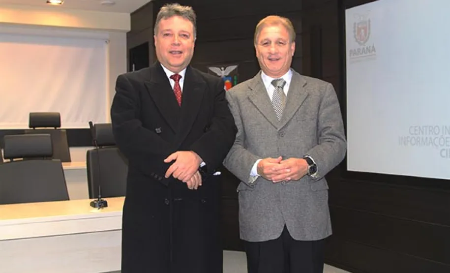 Celepar e Instituto de Identificação realizam reunião sobre tecnologia biométrica no Paraná O diretor do Instituto de Identificação do Paraná, Newton Tadeu Rocha e o presidente da Celepar, Jacson Carvalho Leite coordenam a reunião técnica que acontece quarta e quinta-feira, em Curitiba