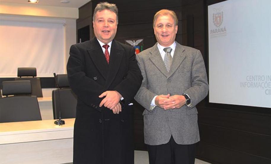 Celepar e Instituto de Identificação realizam reunião sobre tecnologia biométrica no Paraná O diretor do Instituto de Identificação do Paraná, Newton Tadeu Rocha e o presidente da Celepar, Jacson Carvalho Leite coordenam a reunião técnica que acontece quarta e quinta-feira, em Curitiba