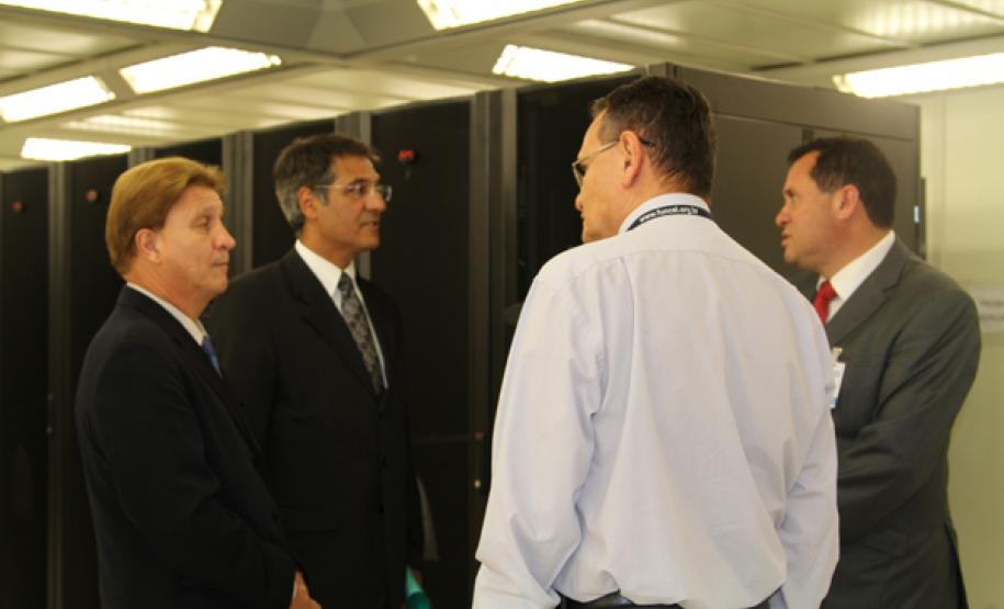 Novo data center da Celepar vai atender toda a estrutura do governo do Estado Jacson Carvalho Leite, José Richa Filho, Fernando Tachiban e Danilo Scalet