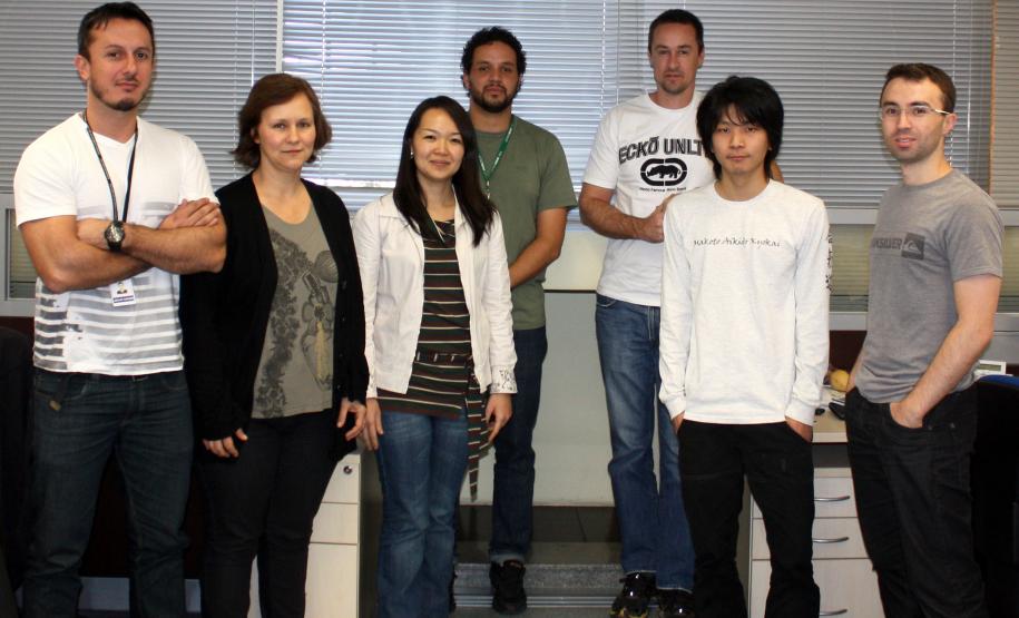 Equipe da Celepar, DIDES-F1, responsável pelo desenvolvimento do sistema: Julio Cesar Ribeiro Taborda, Teresinha Militão Puchalski, Luciane Tiemi Suzuki, Danilo Carvalho Cipriano,Jaime Lippel,Gabriel Junji Ito e Eldimar Soares Teixeira e Caroline Jablonski Ruppel Santos que não está na foto