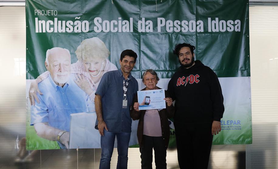 Na foto, os analistas Daniel André Fehrmann e Emmanuel Valim de Freitas; o técnico Leonardo Kolisnik de Matos; o analista José Luiz Cesar Cotrino, e os técnicos Denyson Augusto Nobrega Mazur e Daniel César Welinsky