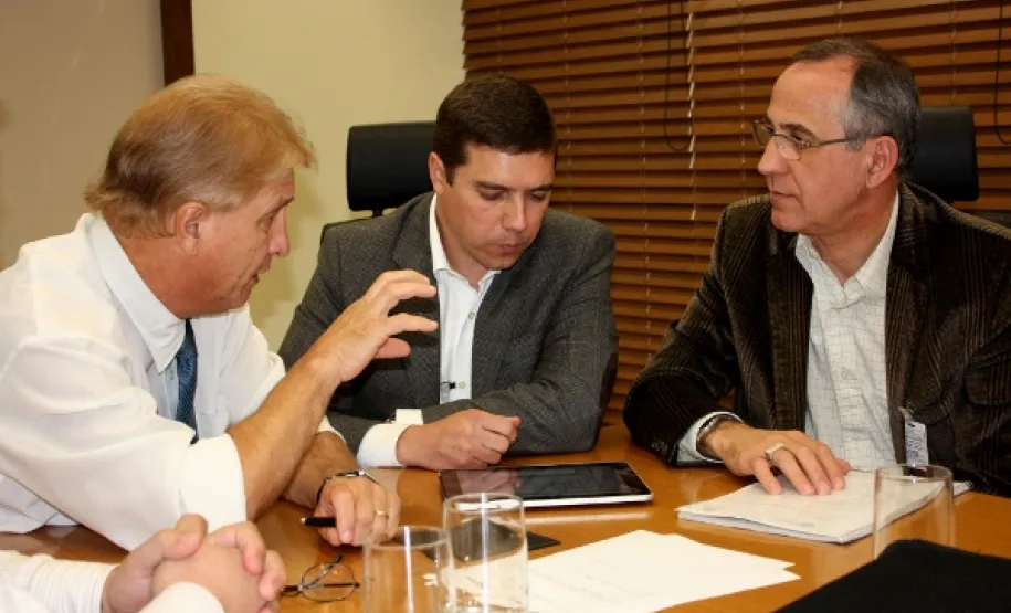 Celepar e Secretaria de Relações com a Comunidade Diretor de Operações da Celepar, Luiz Fernando Ballin Ortolani, Jacson Leite e Rene Pereira da Costa