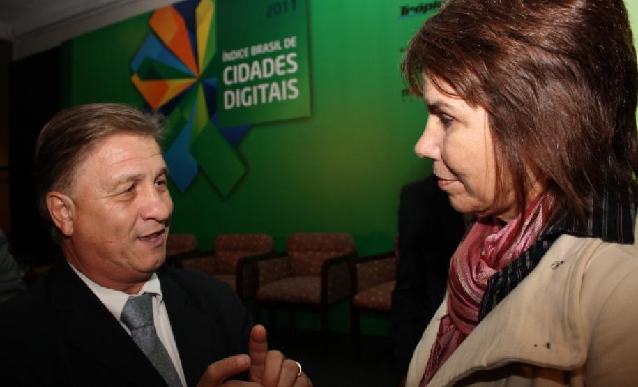 Inclusão digital Presidente da Celepar, Jacson Carvalho Leite e a secretária de Inclusão Digital do Ministério das Comunicações, Lygia Pupatto