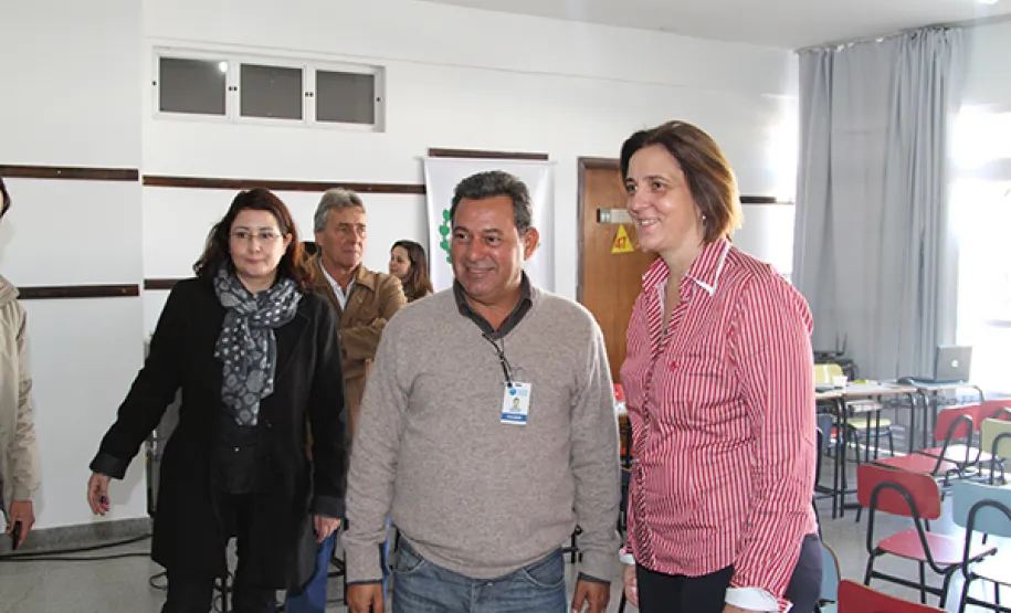 Celepar participou da ação social na UPS Desenvolvimento e Cidadania do Tatuquara Valderi Pereira da Silva e a secretária da Justiça, Maria Tereza Uille Gomes