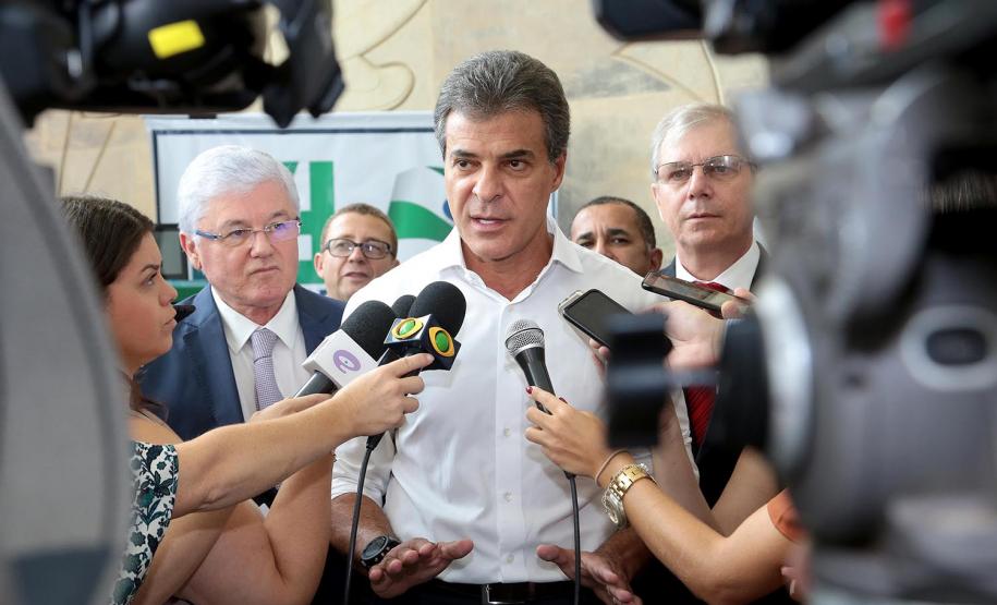 Governador Beto Richa durante lançamento do programa Escola Conectada, para ampliar o uso de recursos tecnológicos nos colégios da rede pública estadual, e assinatura de convênios com Apaes para destinar recursos para melhoria na infraestrutura das instituições.Curitiba, 28/02/2018.Foto: Jaelson Lucas/ANPr