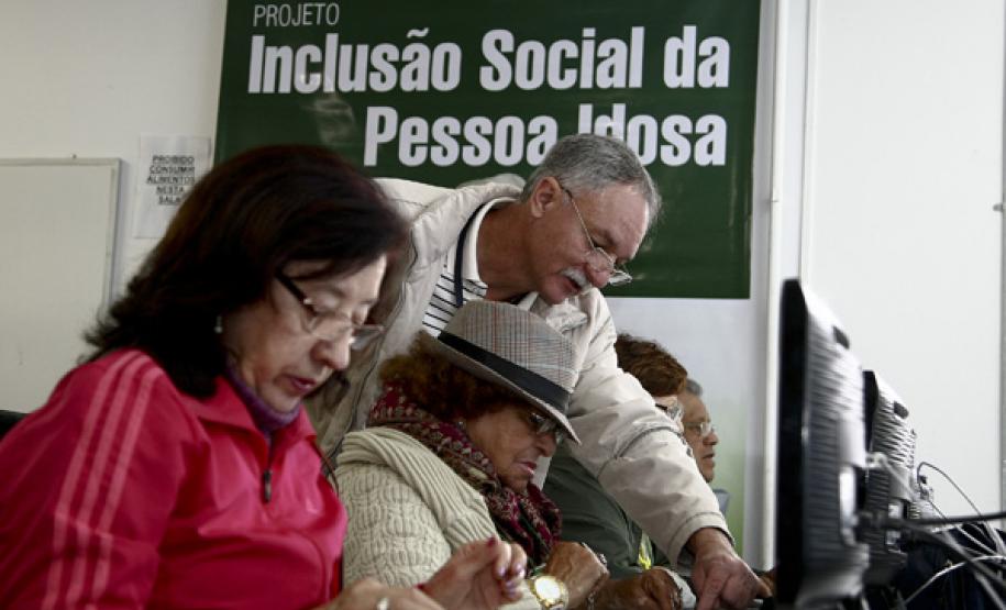 Inclusão digital dá mais ânimo e mais saúde às pessoas idosas