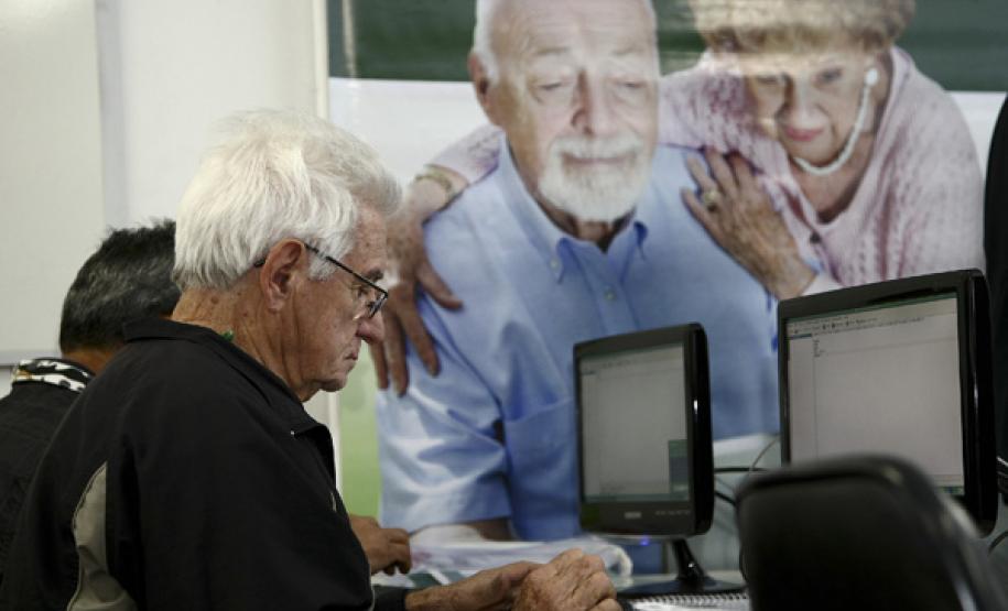 Inclusão digital dá mais ânimo e mais saúde às pessoas idosas