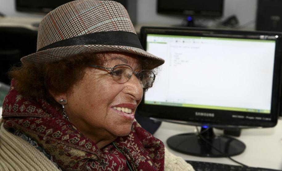 Inclusão digital dá mais ânimo e mais saúde às pessoas idosas