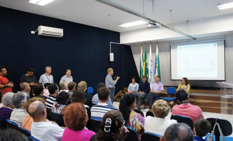 oesia, emoção e risadas na entrega de certificados em Pinhais